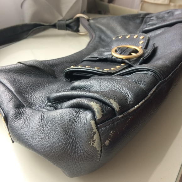 Soft Leather Shoulder Bag - Picture 5 of 7